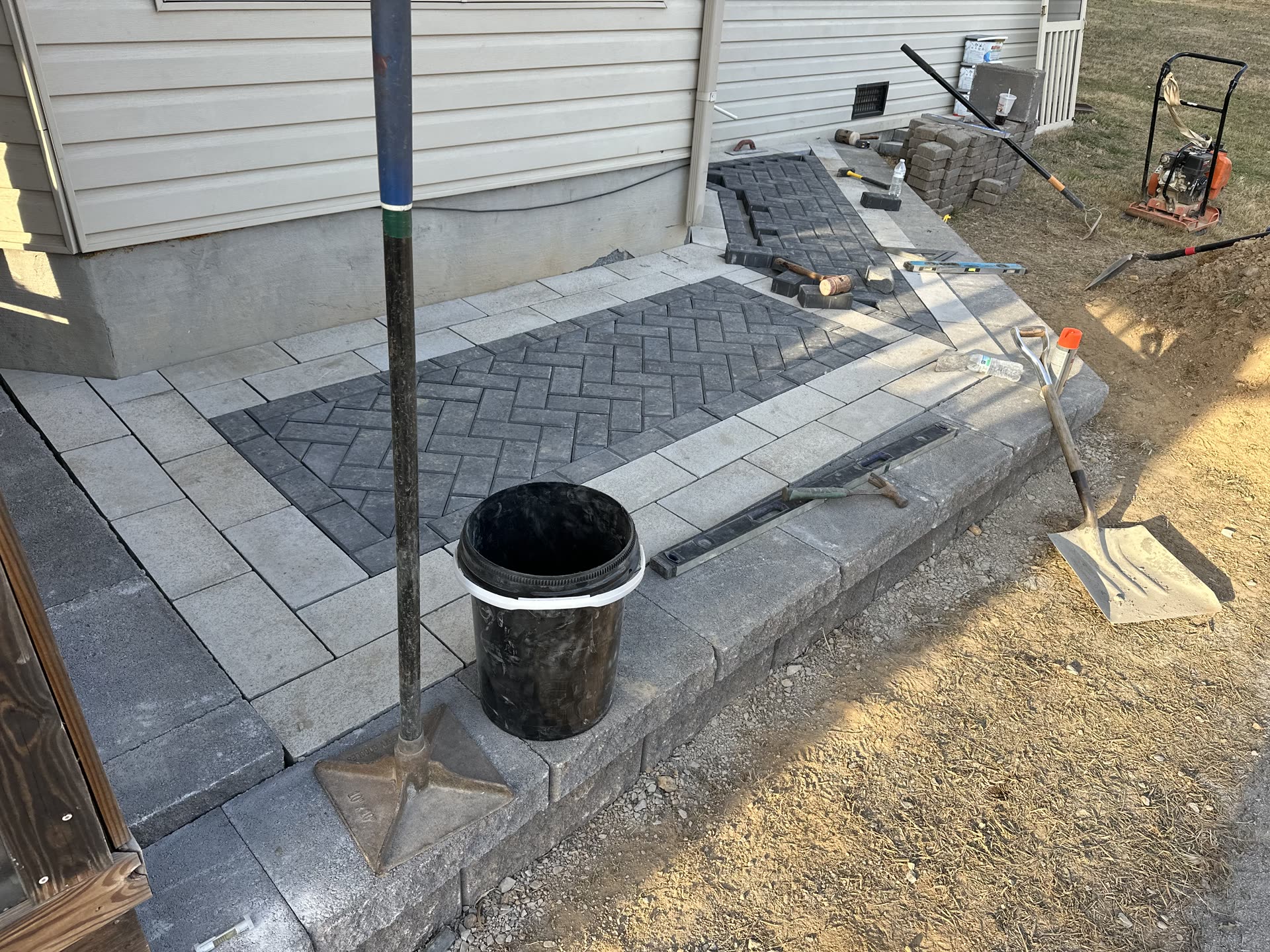 Retaining wall installation Knoxville TN